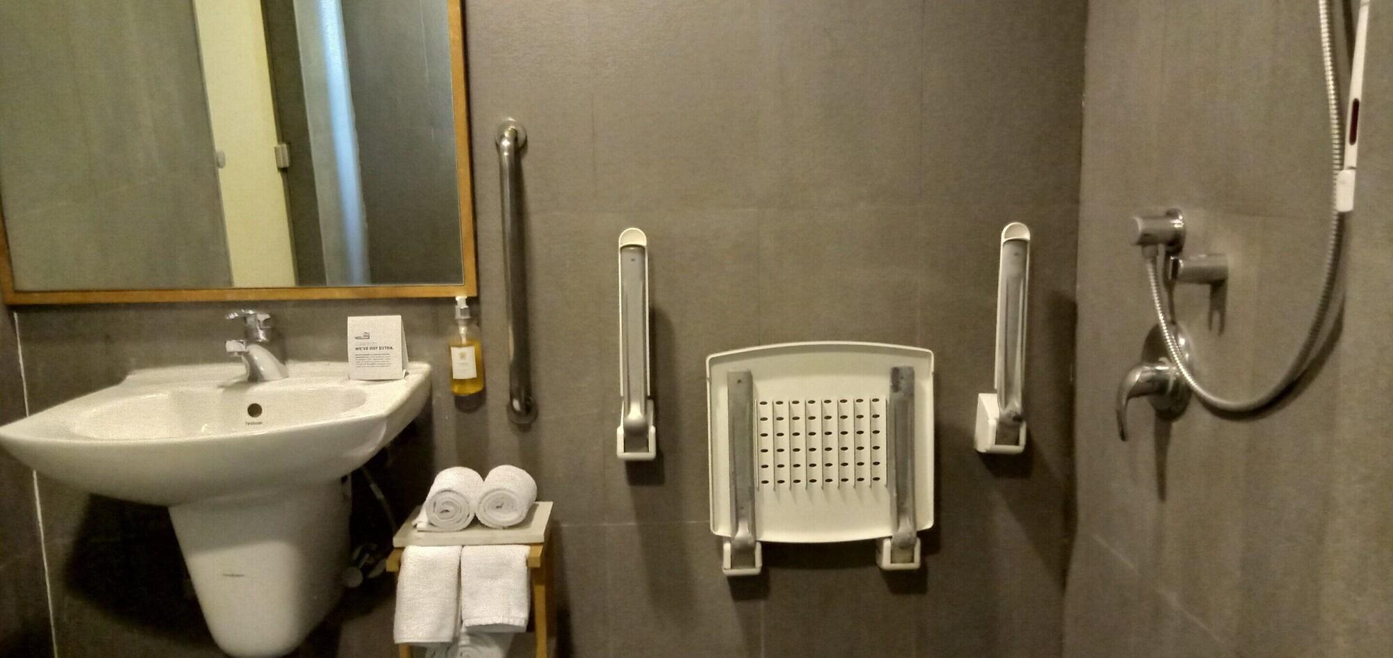 Hotel Express Gurugram Sector 50 By Ihg