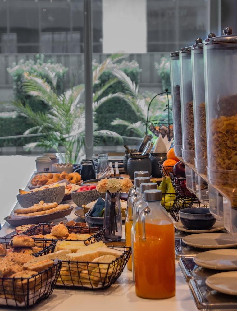 Hotel Express Gurugram Sector 50 By Ihg Gurgaon