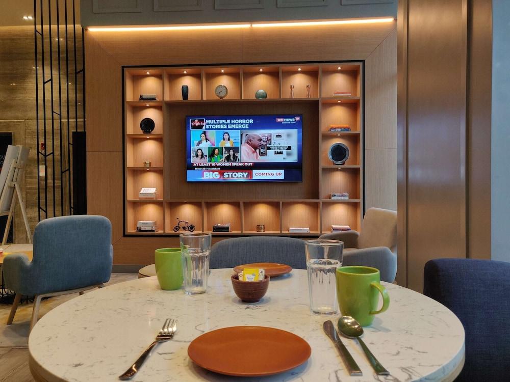 Express Gurugram Sector 50 By Ihg Hotel