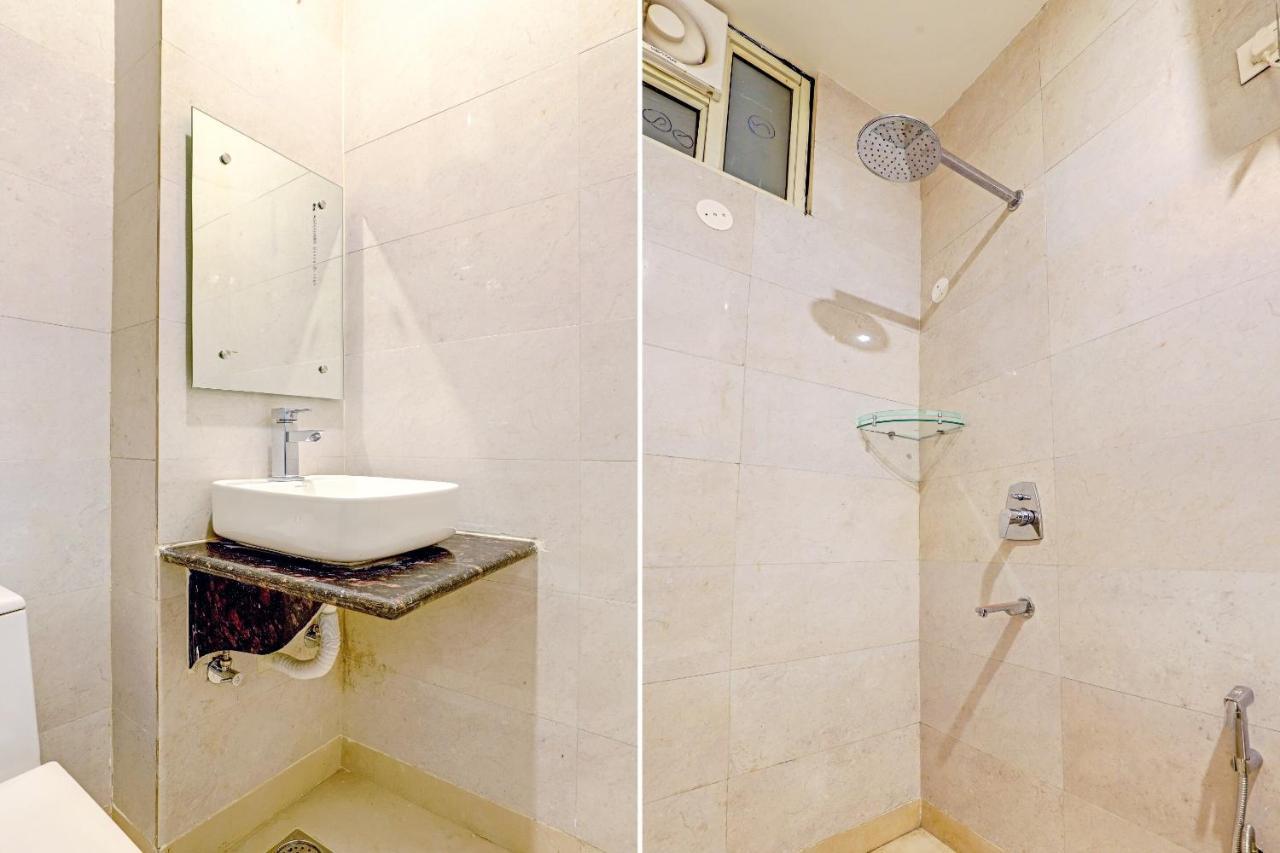 Collection O Aditya Palace Near Leisure Valley Park