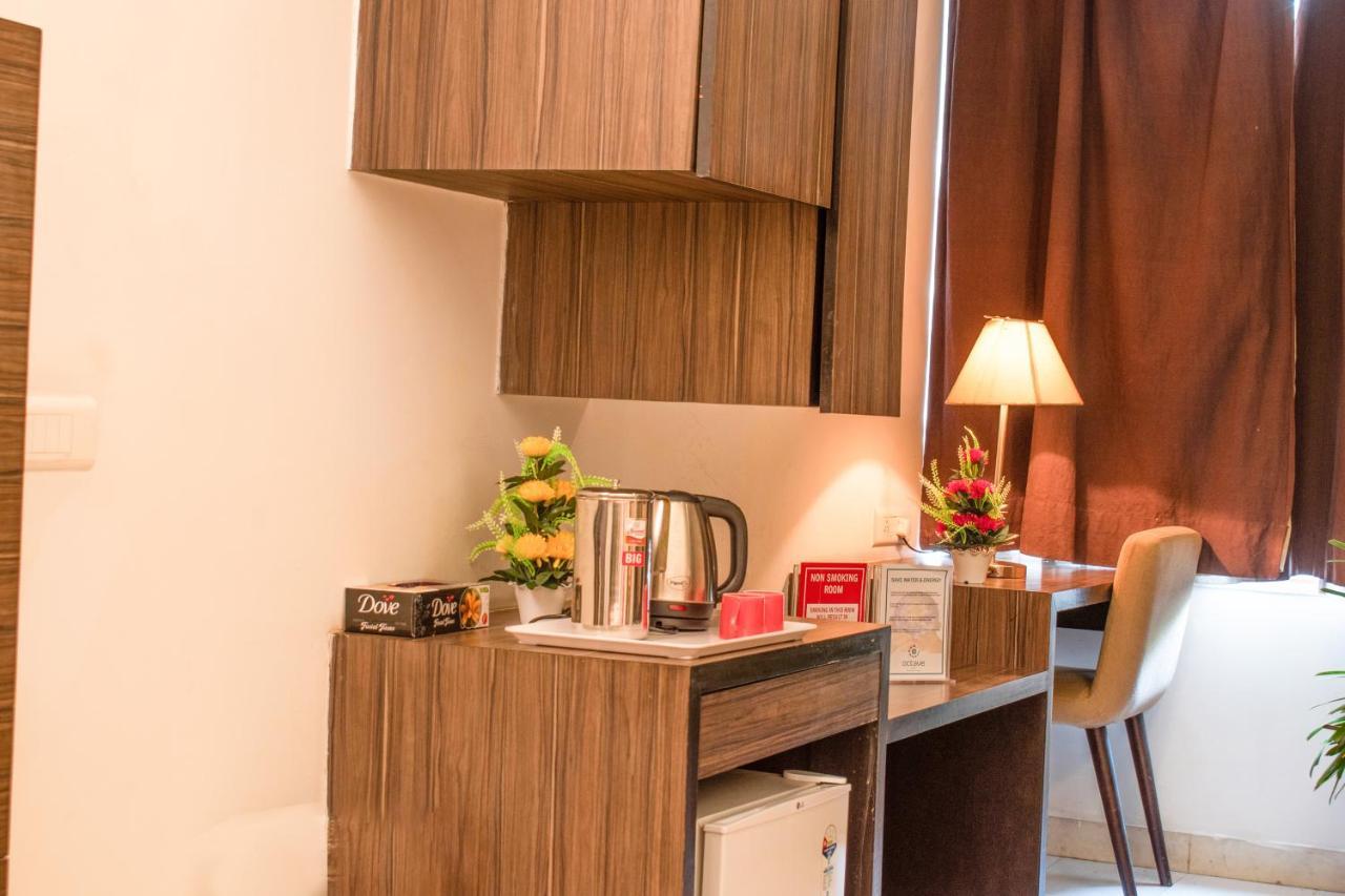 Octave Golfcourse Guest house Gurgaon