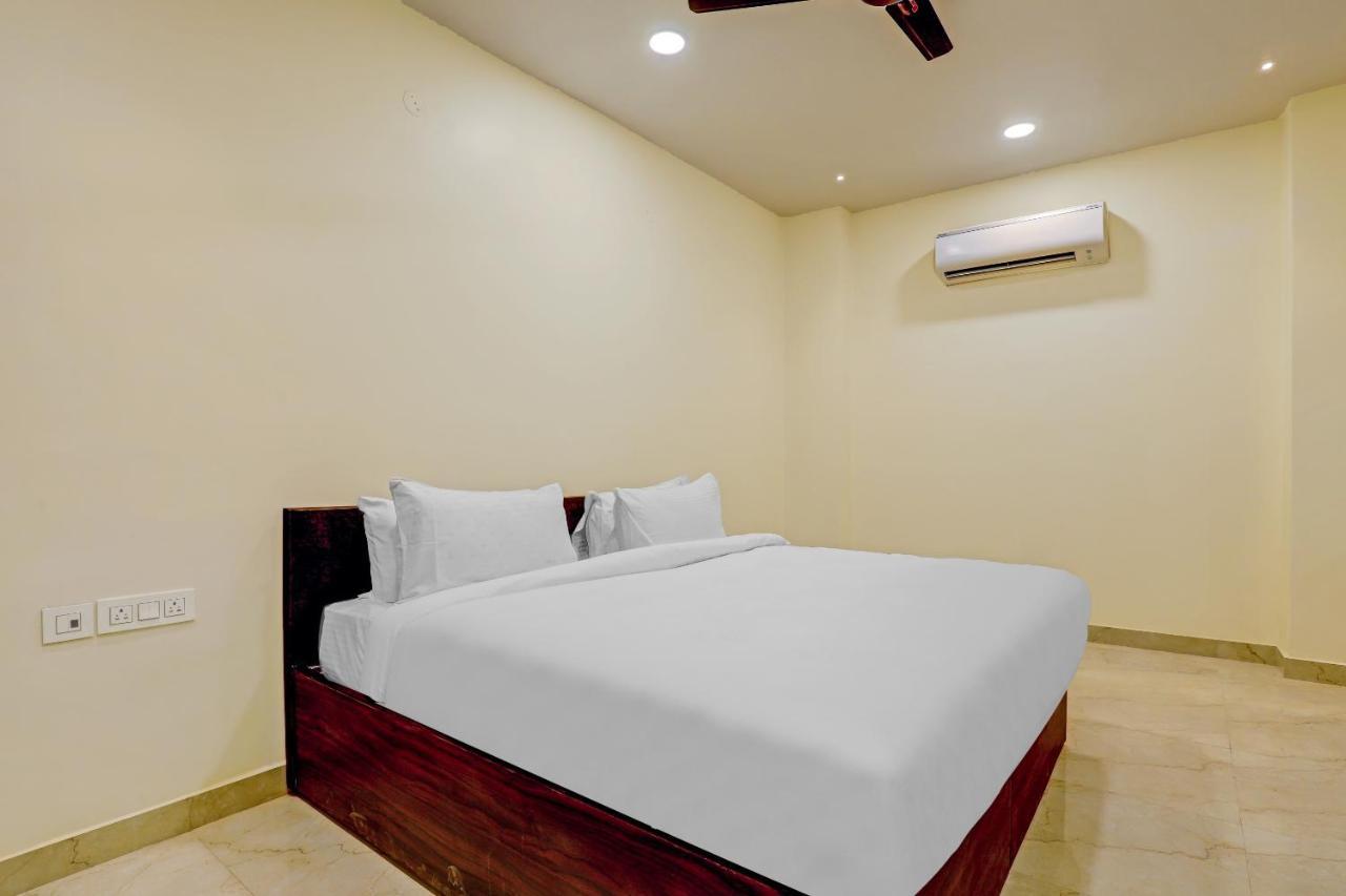 Hotel Collection O Aditya Palace Near Leisure Valley Park 3*