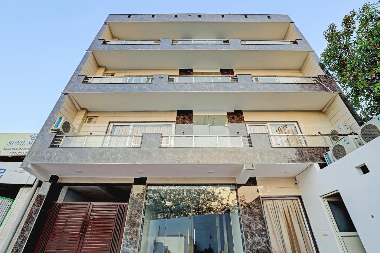 Hotel Collection O Aditya Palace Near Leisure Valley Park