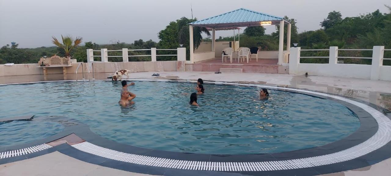 Farm stay Aravali Hill View Estate *