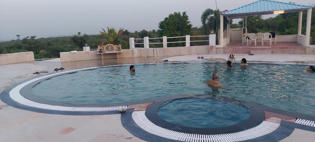 Farm stay Aravali Hill View Estate