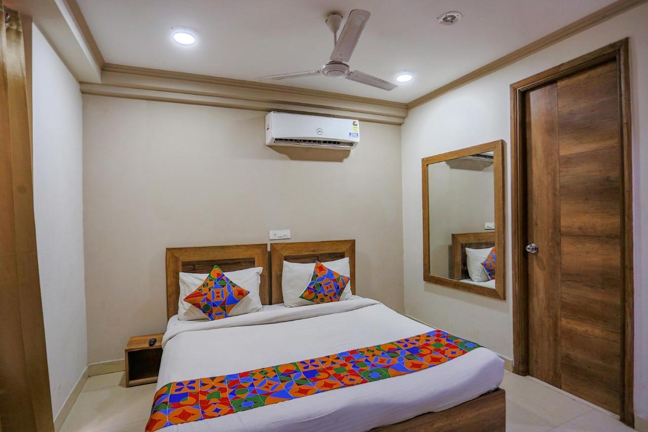 Hotel Collection O Paradise Franchisee Near Appu Ghar Gurgaon