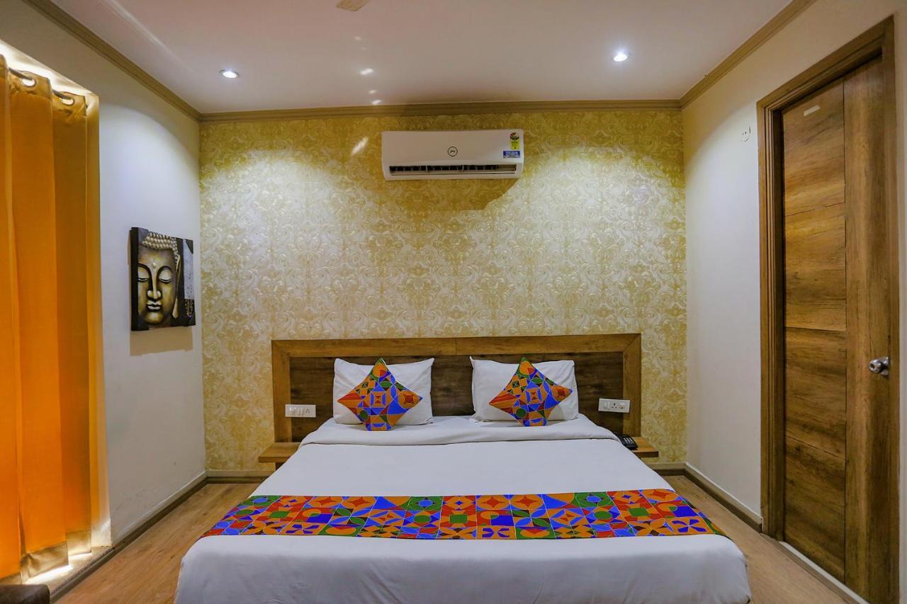 Collection O Paradise Franchisee Near Appu Ghar Hotel Gurgaon