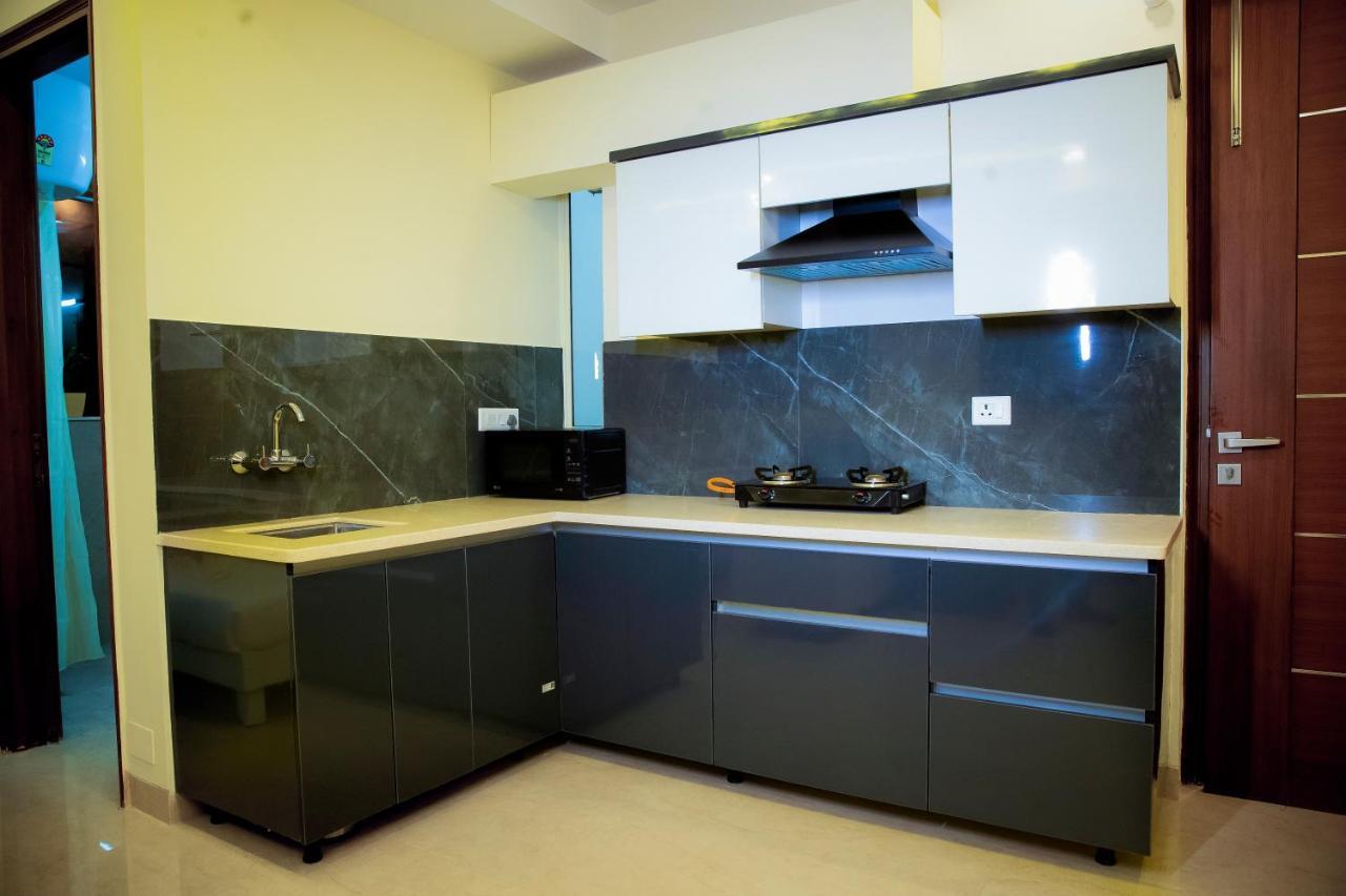 Luxury Studio Service Lime Tree -near Artemis Hospital, Sector - 51 *