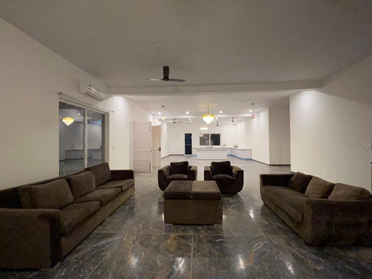 Farm stay Entire Farm And Pool For Holi Party 3bhk With Very Big Hall *