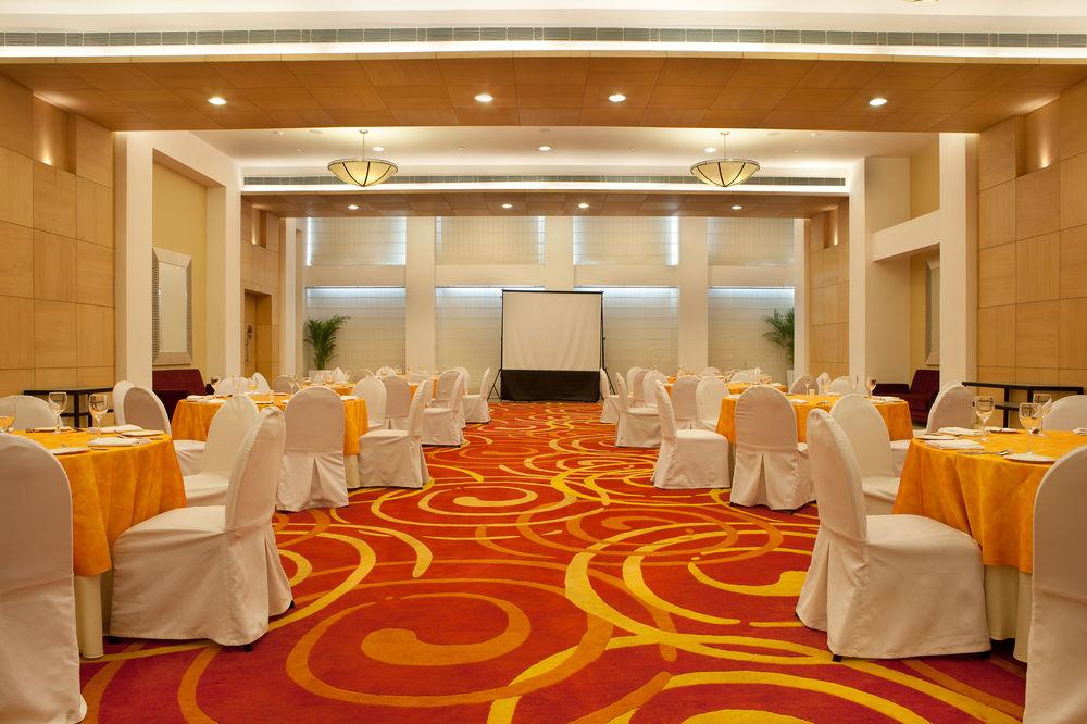 Hotel Lemon Tree Premier 1, Gurugram 4*