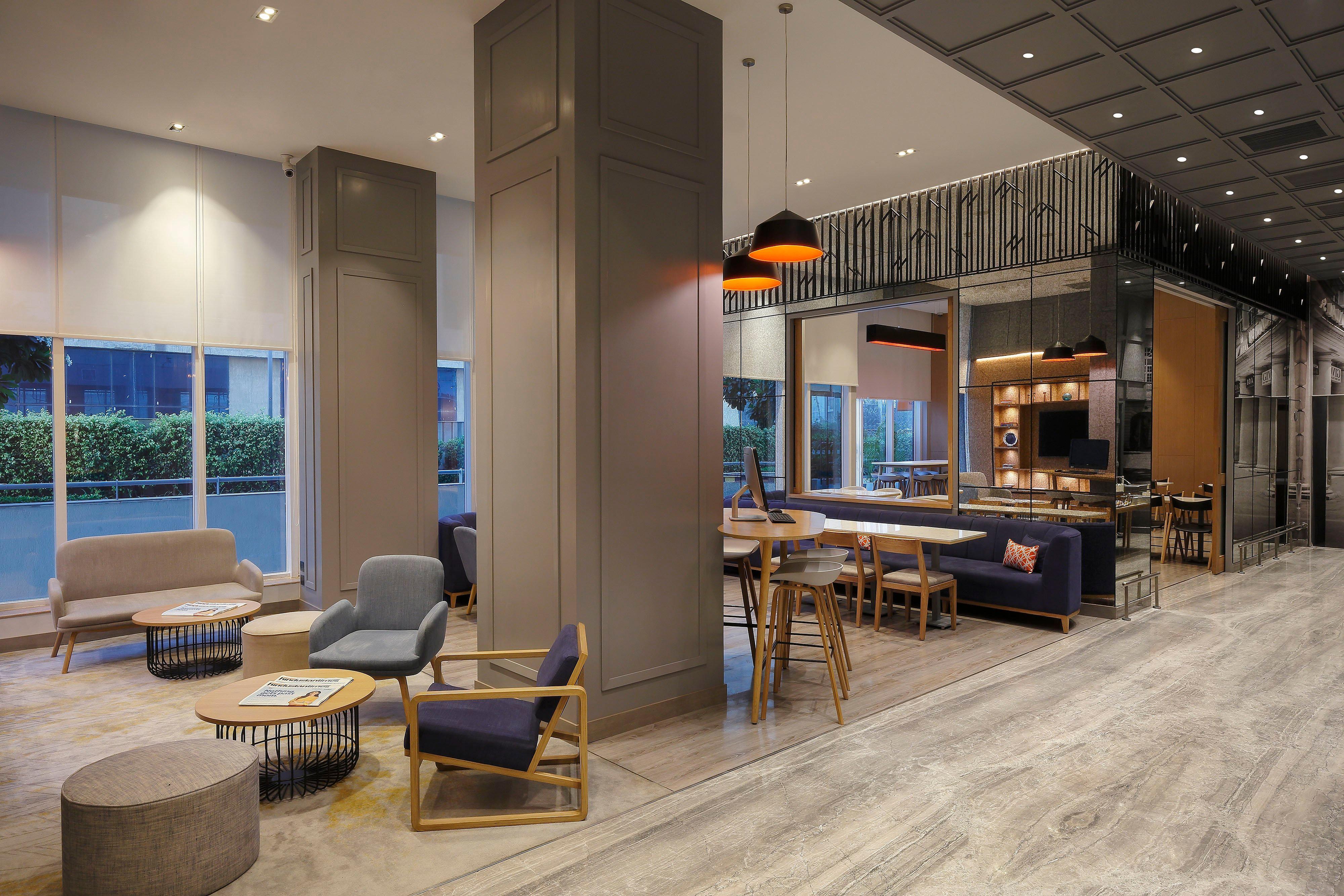 Hotel Express Gurugram Sector 50 By Ihg 4*