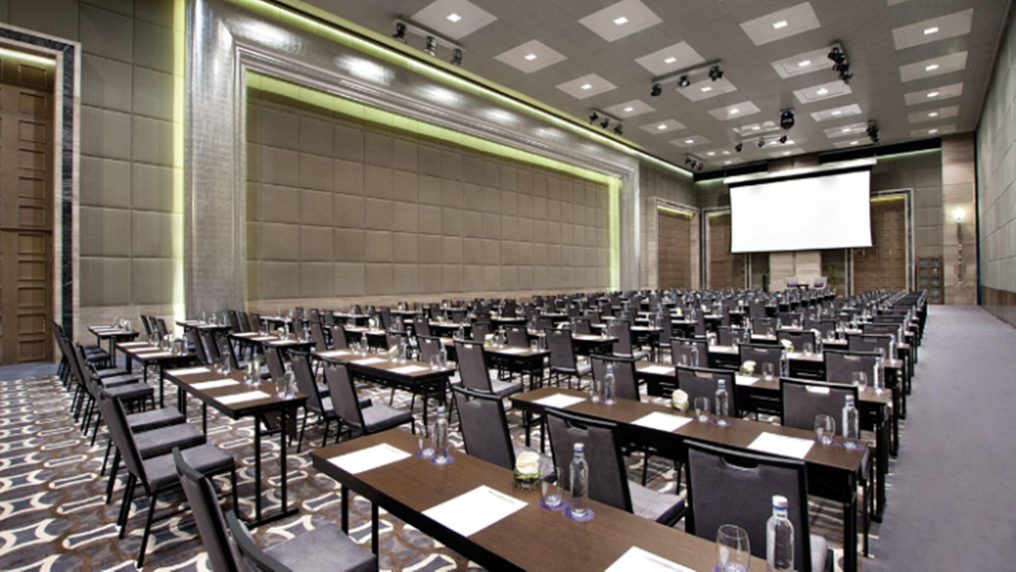 Hyatt Regency Hotel 5*
