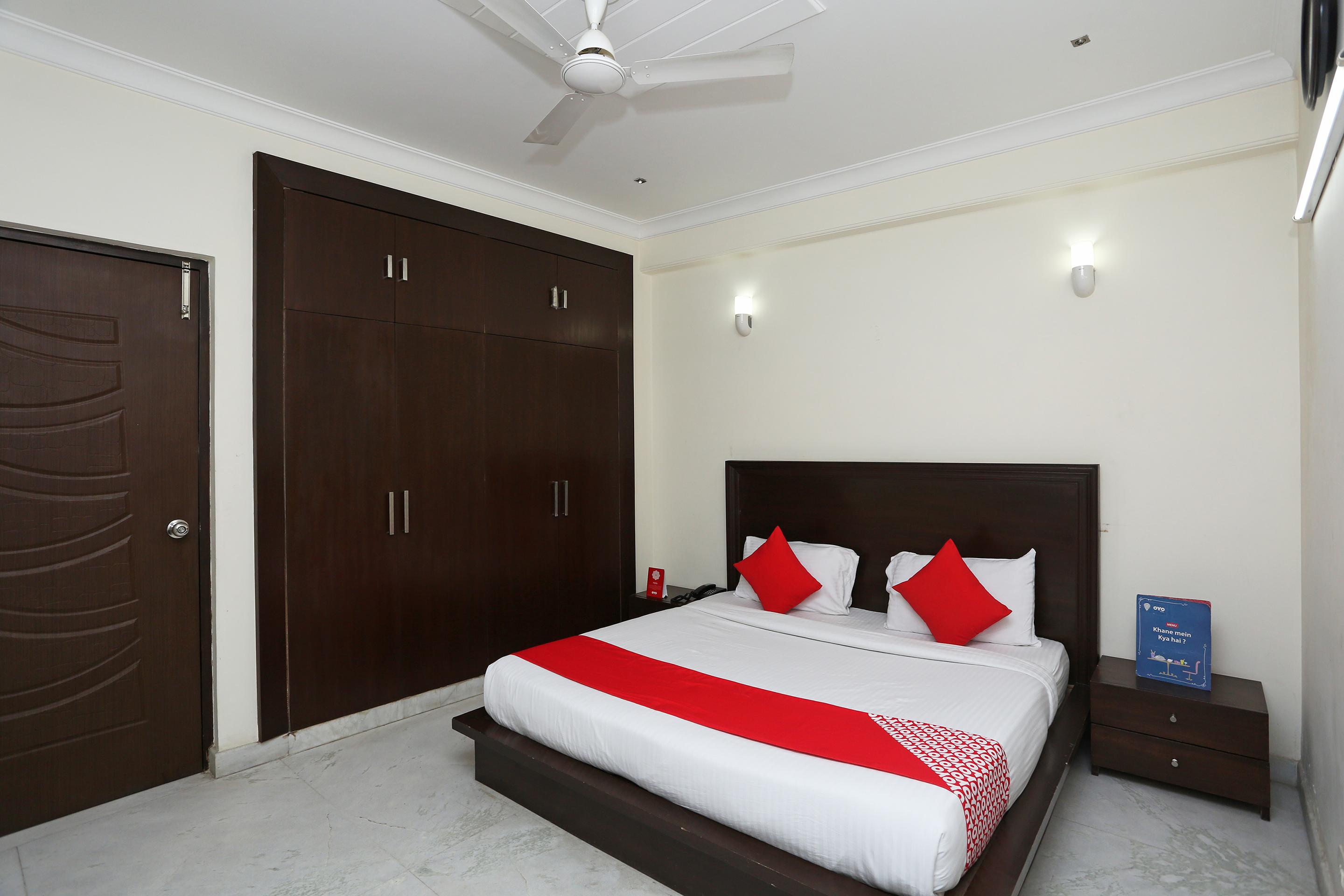 Oyo 15822 Ryan Residency Hotel