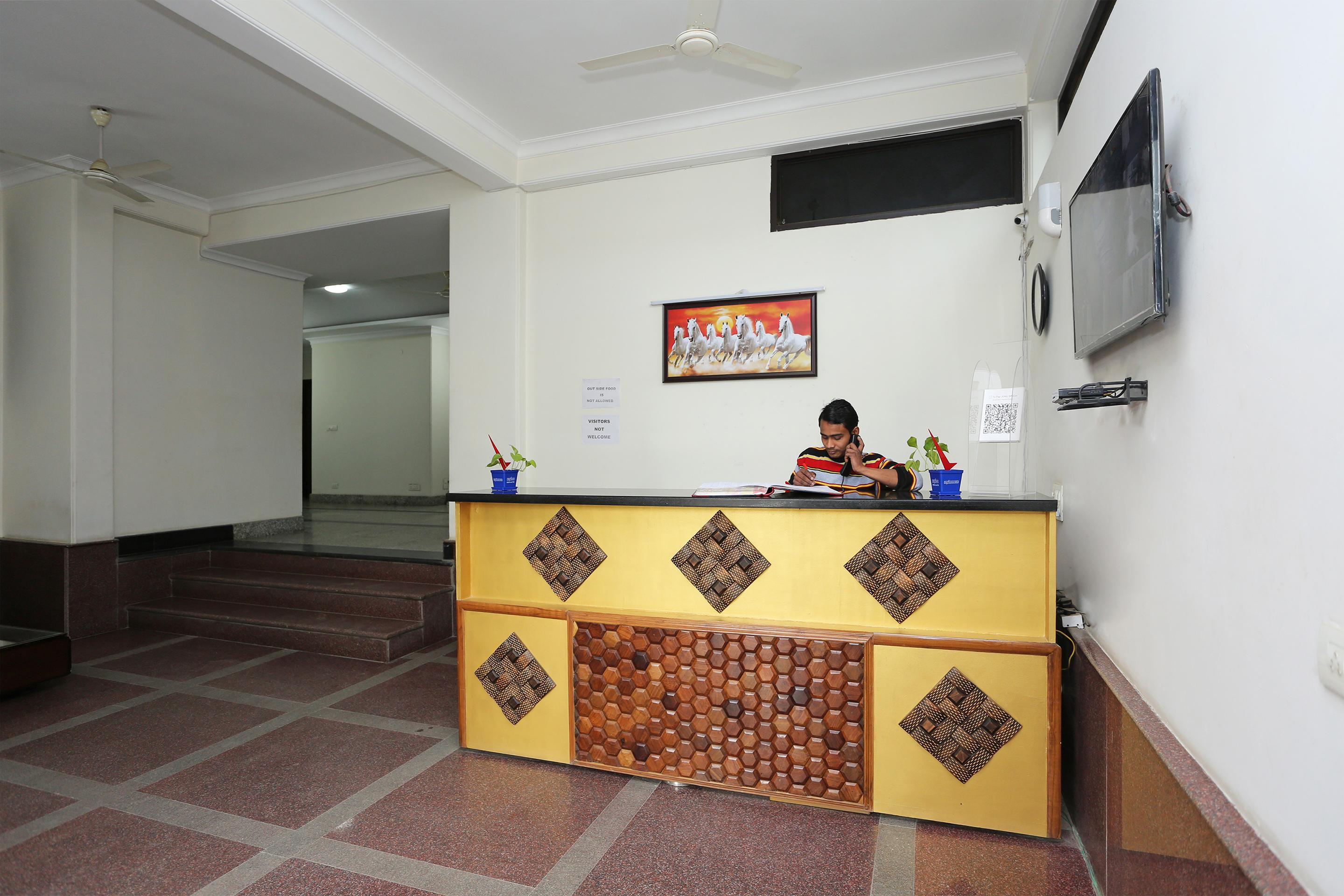 Oyo 15822 Ryan Residency 3*