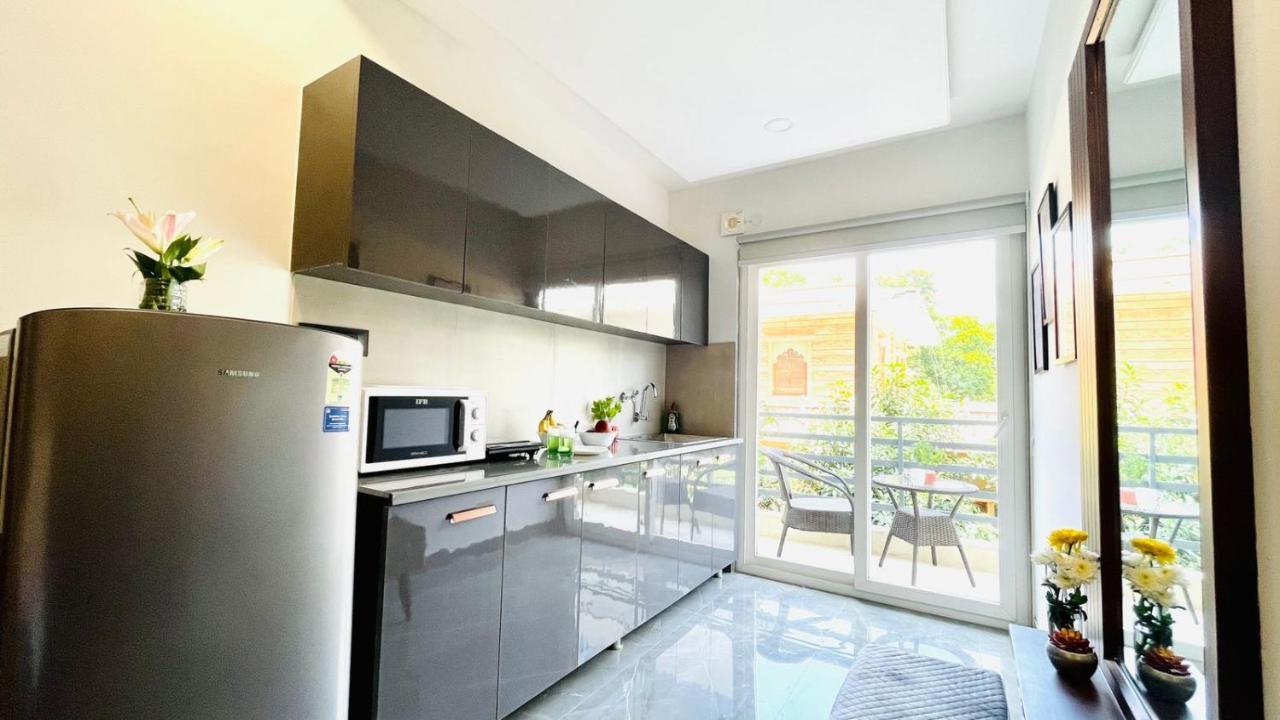 Zen - Dlf Cybercity Apartment *