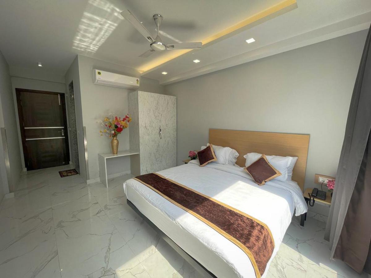 The Empire Villa,cyber City,