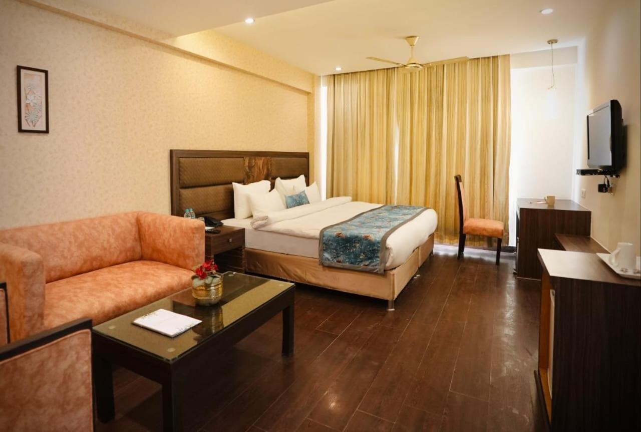 Hotel Vits Gurugram 4*