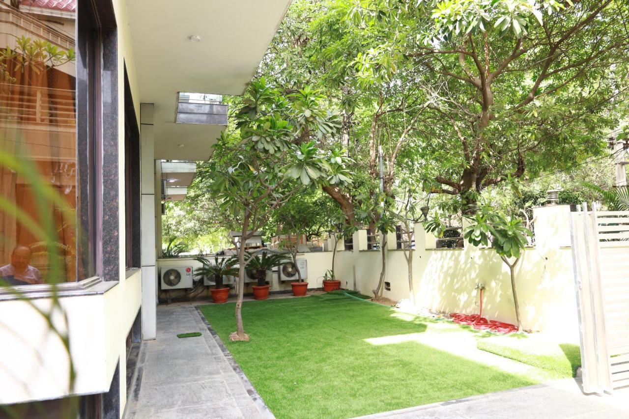 Art India Hotel *