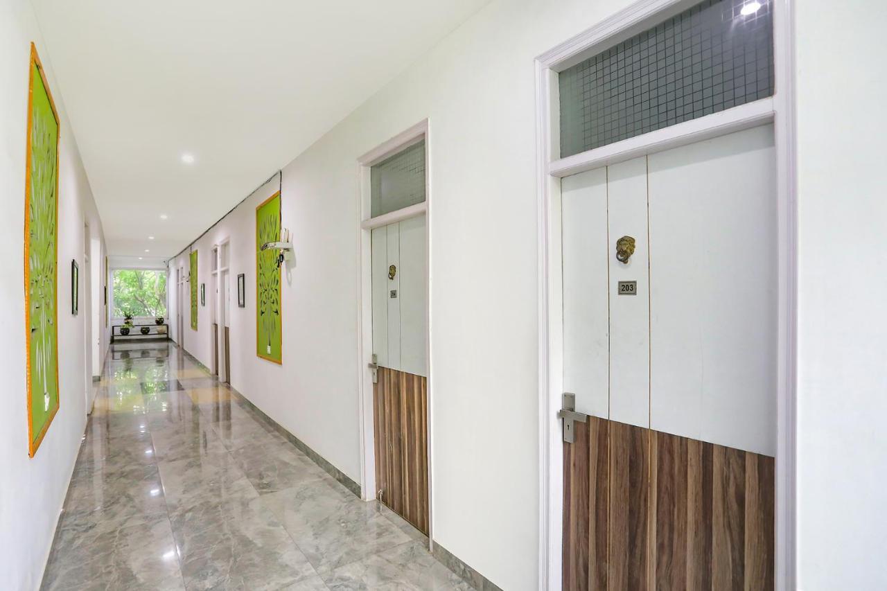 Hotel Fabhotel Aravali