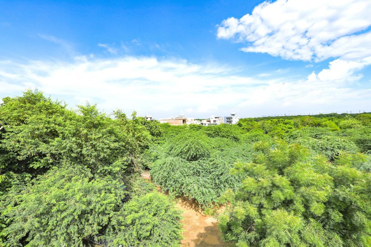 Hotel Fabhotel Aravali 3*