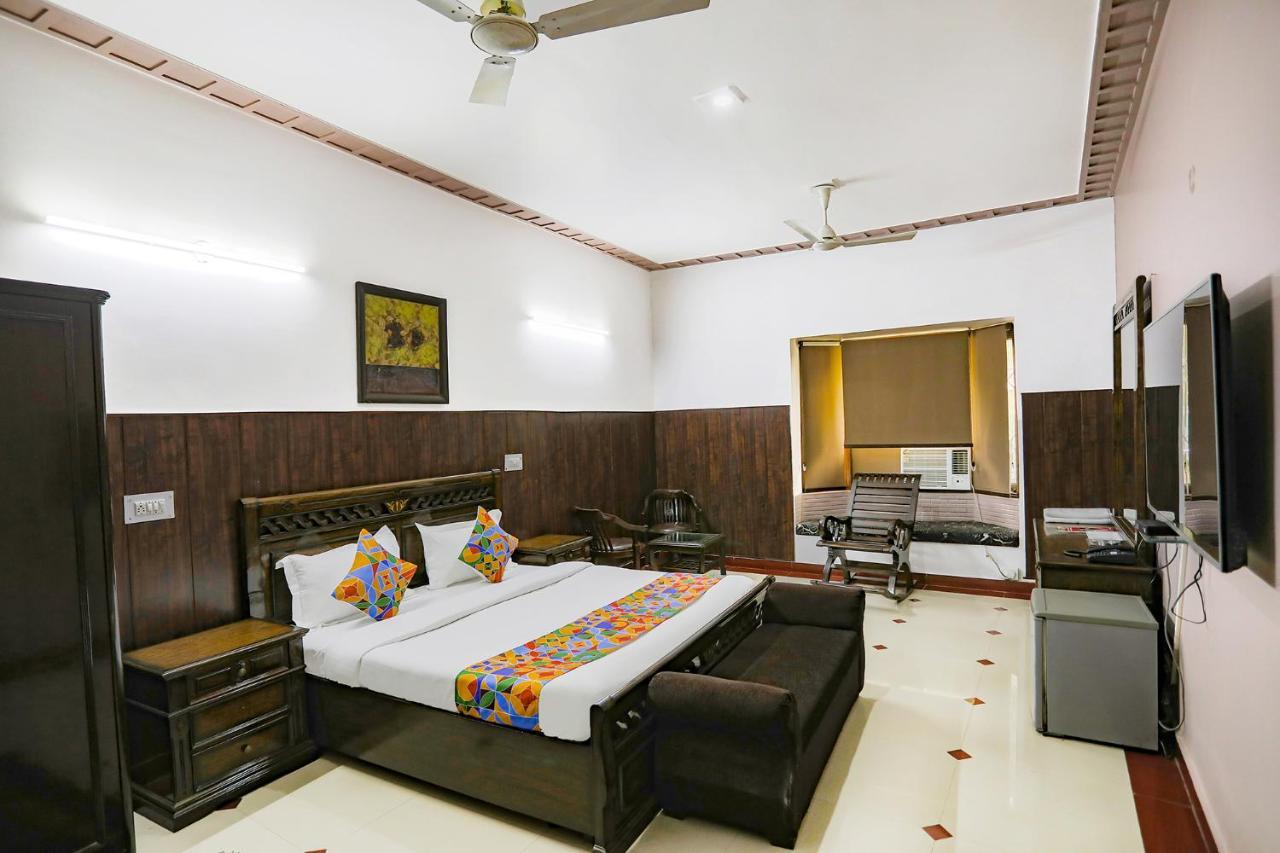 Hotel Fabhotel Traika 3*