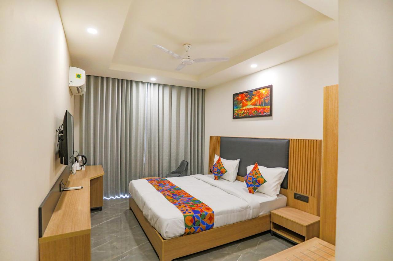 Fabhotel Luxe Stayz Moulsari Avenue