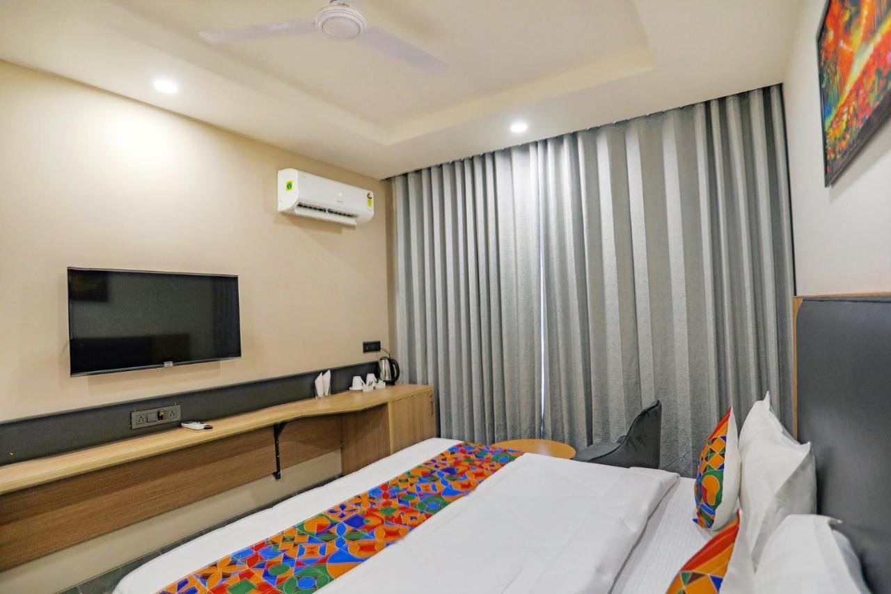Fabhotel Luxe Stayz Moulsari Avenue 3*