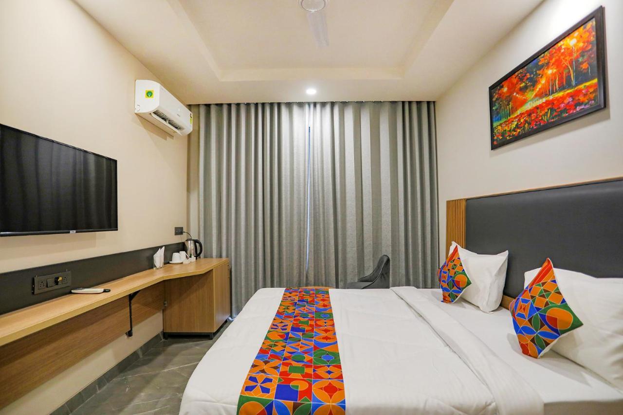 Fabhotel Luxe Stayz Moulsari Avenue Hotel