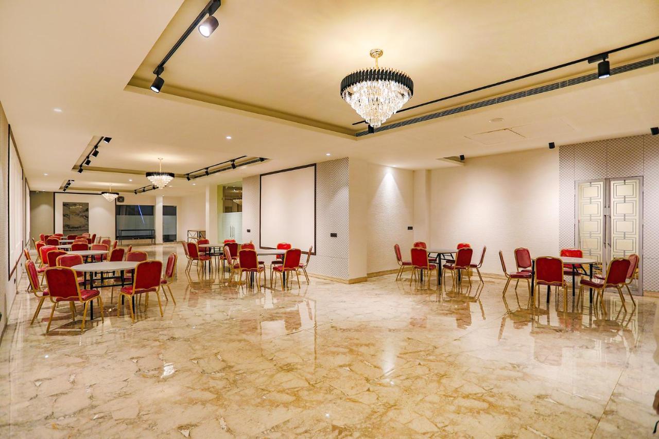 Fabhotel Luxe Stayz Moulsari Avenue 3*