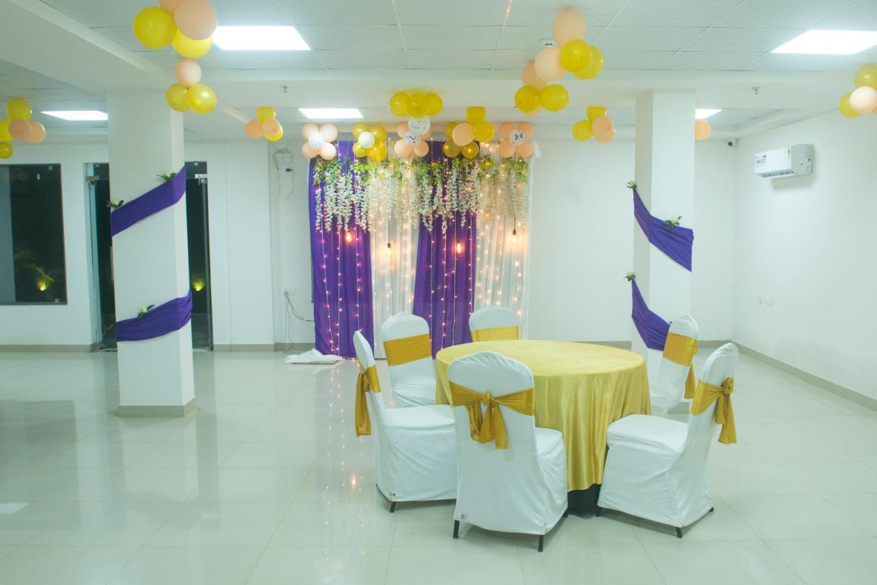Posh Residency Huda Center