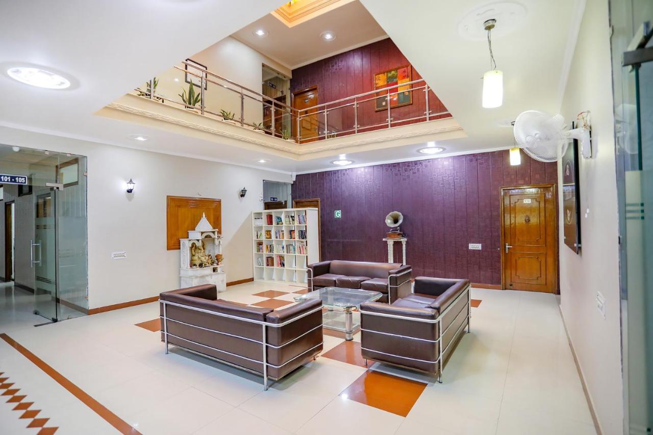 Fabhotel Traika