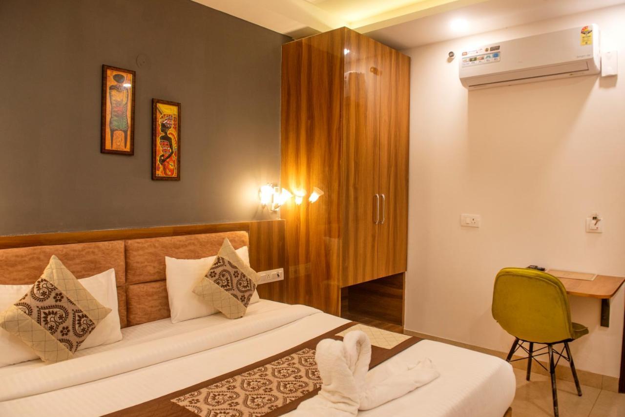 Hotel Posh Residency Huda Center Gurgaon