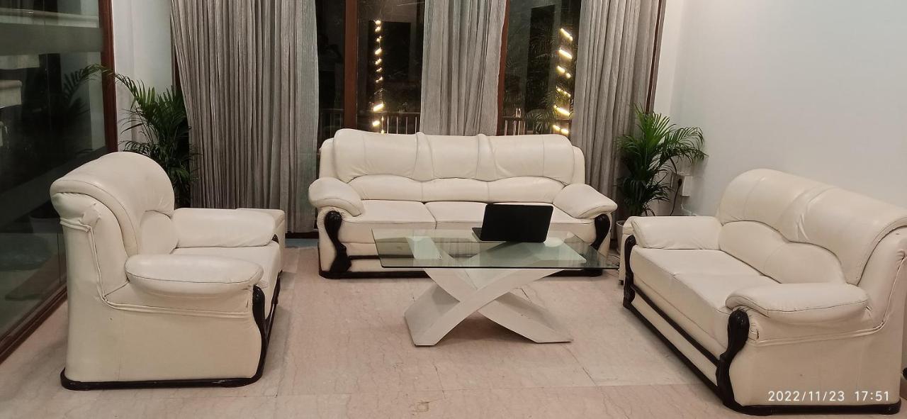 Super Luxury Near Iffco Metro