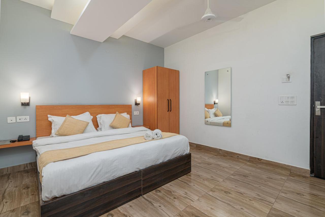 De Luxe Basai Road 3* Gurgaon