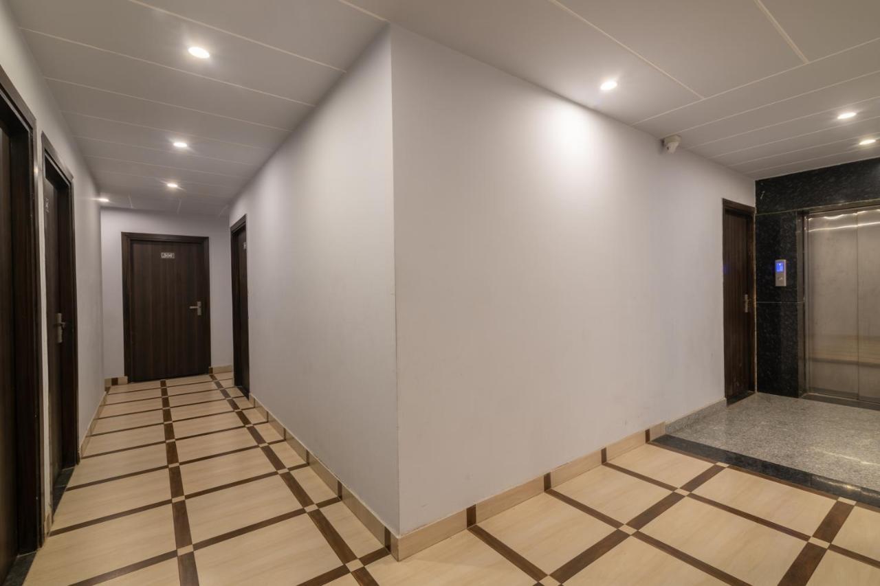 De Luxe Basai Road Gurgaon