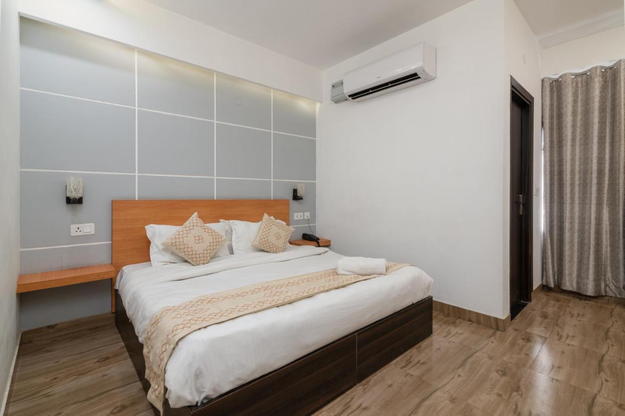 De Luxe Basai Road Gurgaon