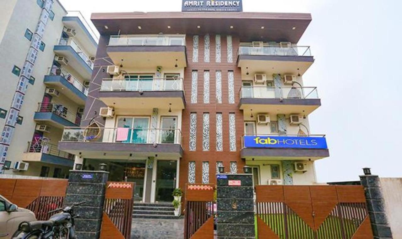 Hotel Fabhotel Amrit Residency