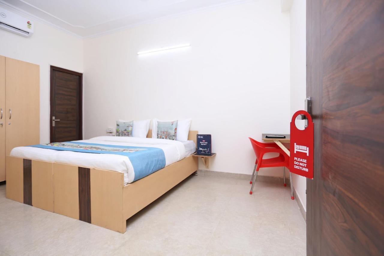 Oyo Dlf Cyber Near Aravali Biodiversity Park Hotel 3*