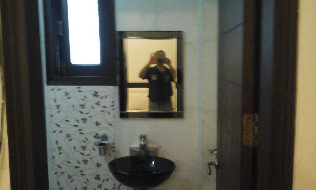 Lodge Sushant Residency