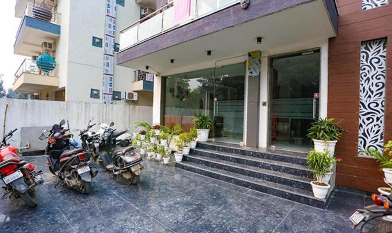 Hotel Fabhotel Amrit Residency Gurgaon