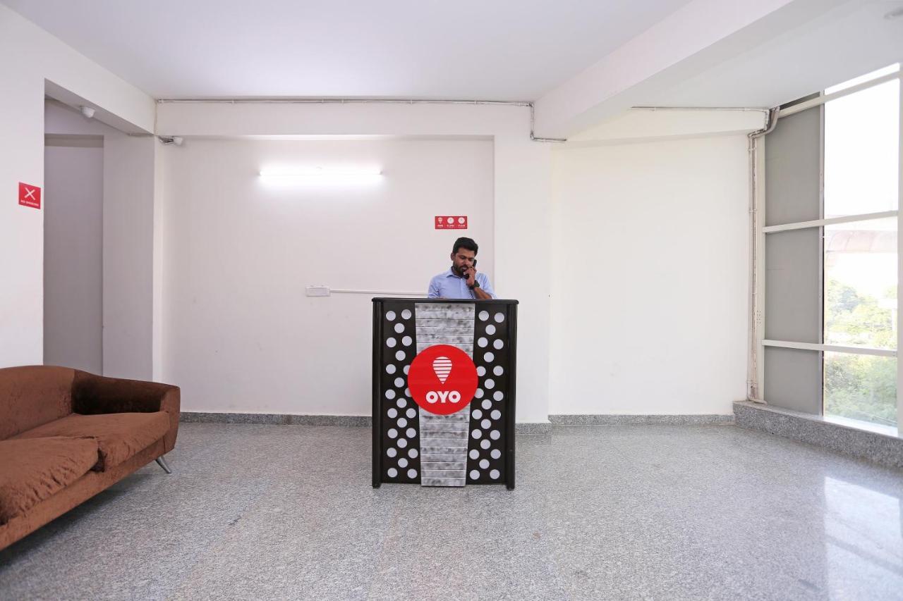 Hotel Oyo Dlf Cyber Near Aravali Biodiversity Park Gurgaon