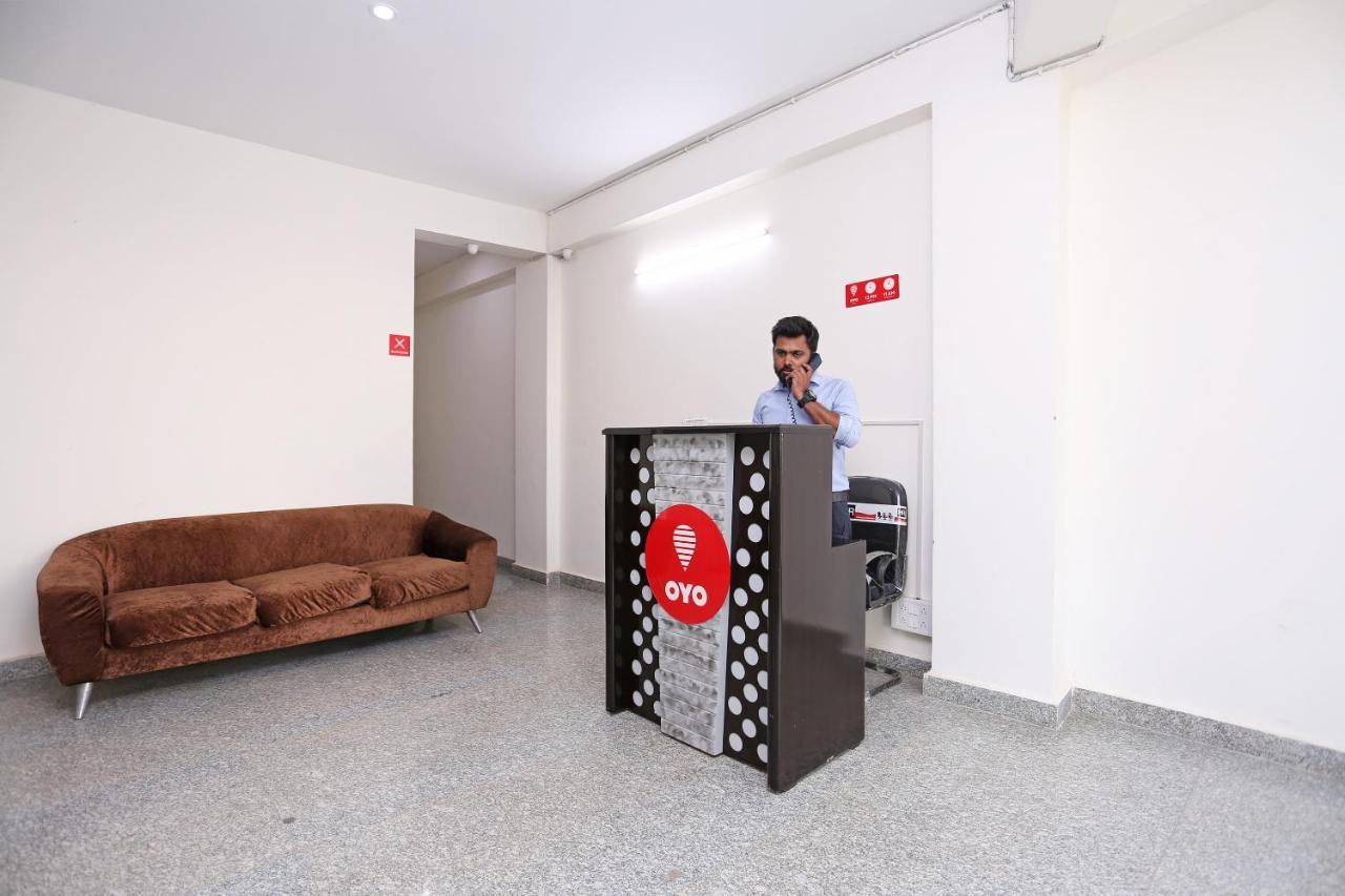 Oyo Dlf Cyber Near Aravali Biodiversity Park Hotel 3*
