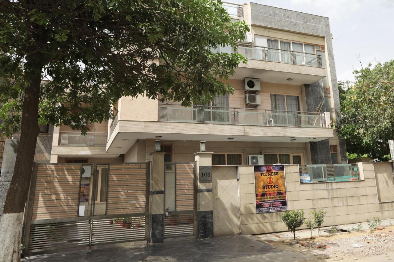 Hotel Oyo 9176 Aambson View Gurgaon