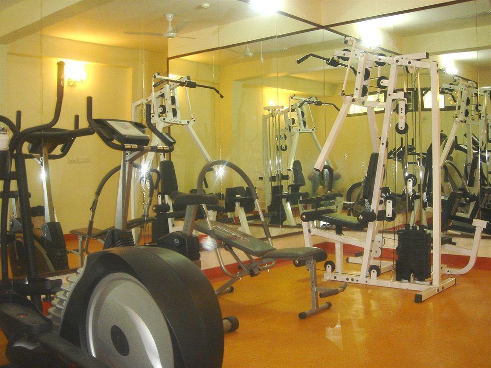 Ahuja Residency Dlf Phase 2 4* Gurgaon
