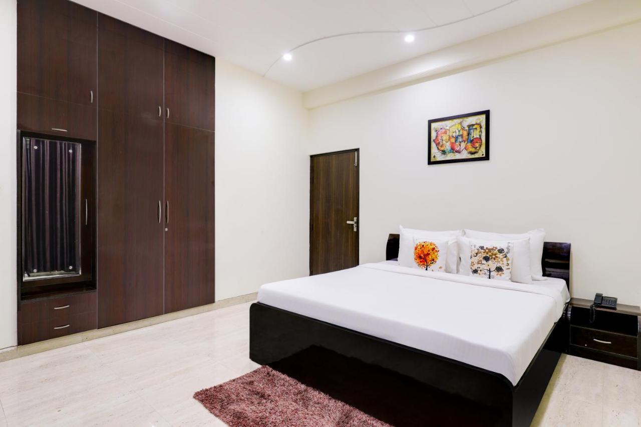 S2l And Studio Near Sohna Road 4*