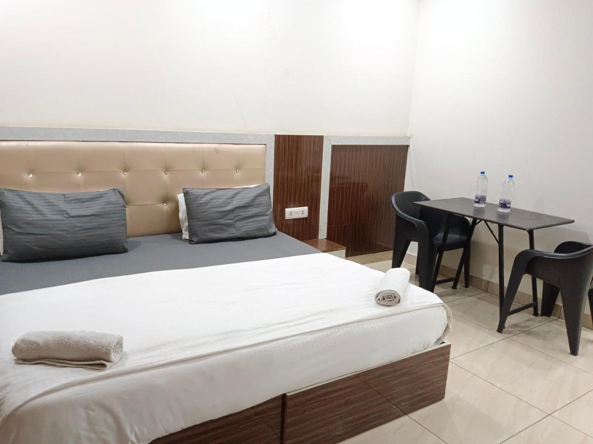 Hotel Singh Residency Medanta 3*