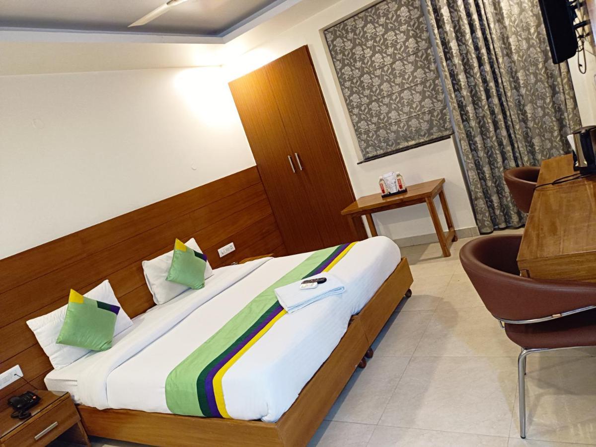 The Aroma Residency-sector 47corporate Family Friendly Gurugram View Hotel 4*