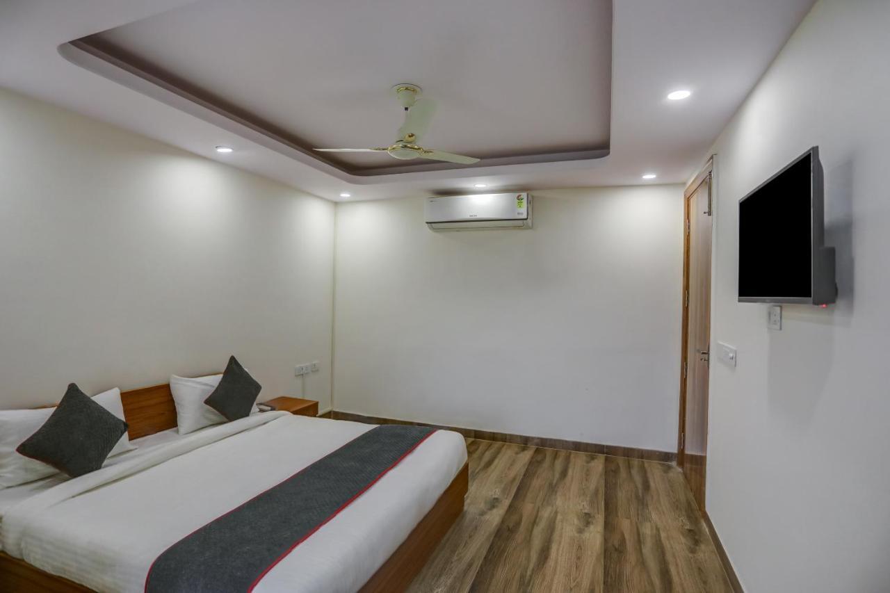 Hotel Collection O The Doors Near Appu Ghar