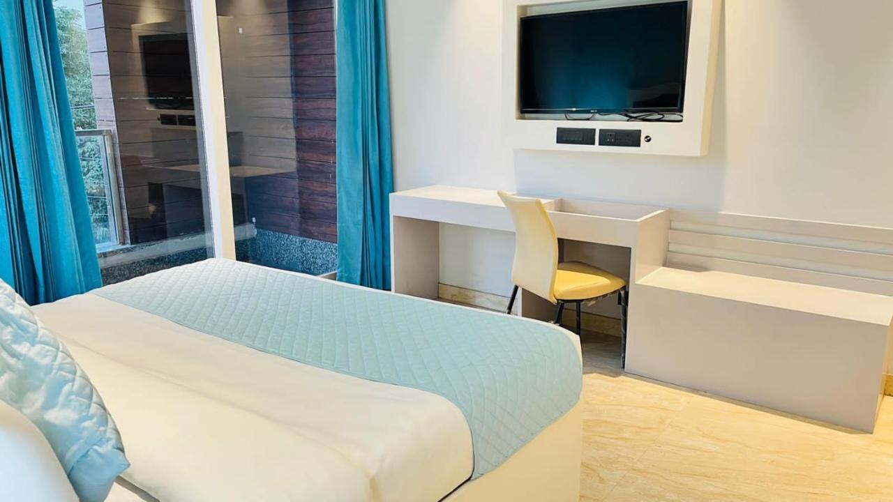 Guest house Vs Residency
