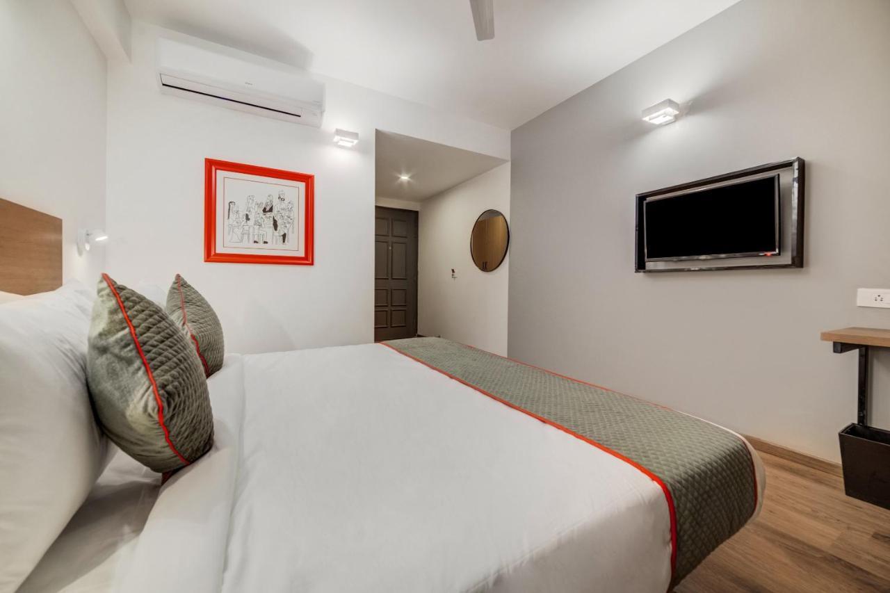 Hotel Townhouse Golf Course Road